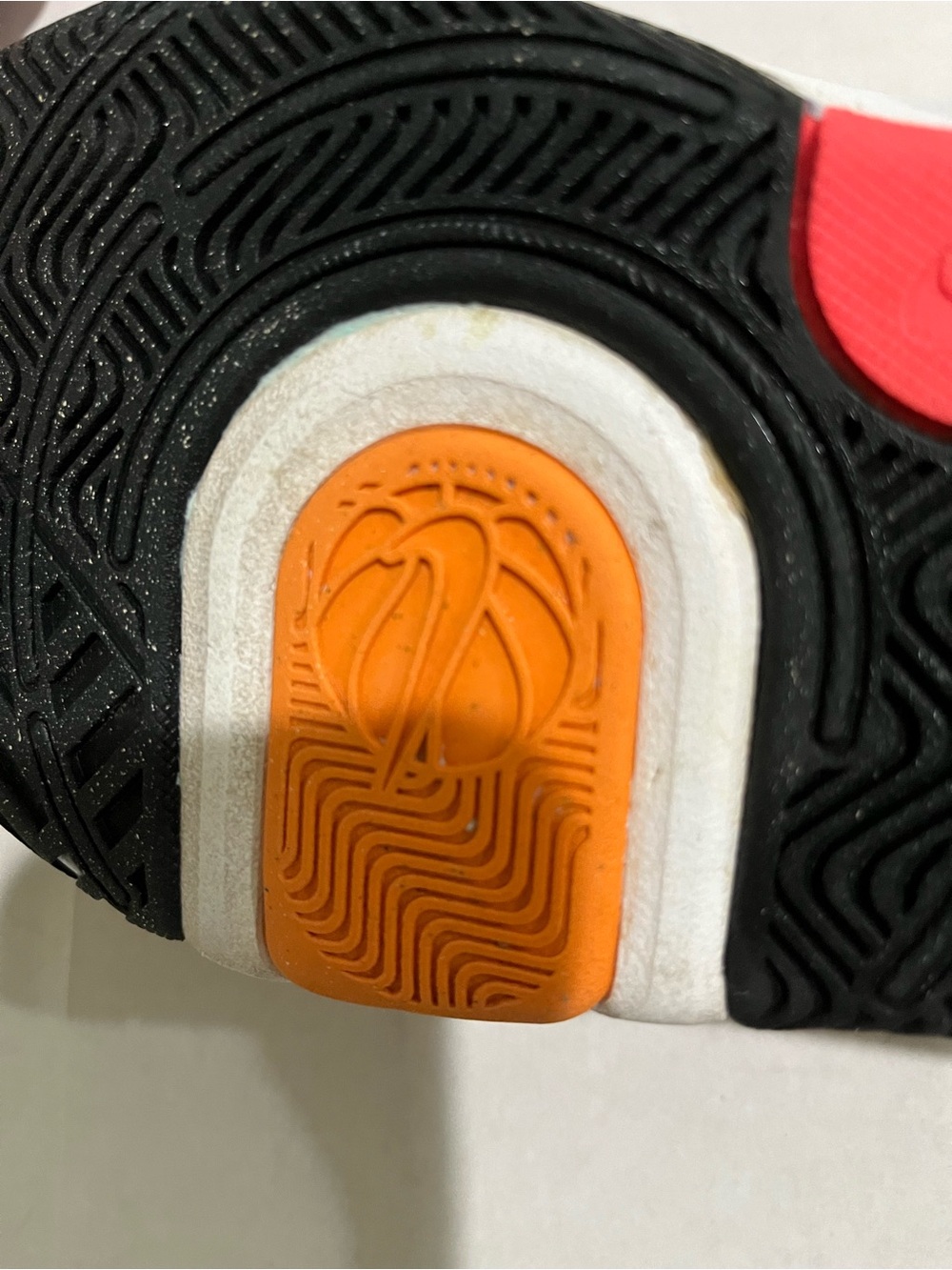Nike Boys Stylish Team Hustle D 11 Sneakers in Pink/Orange/Black/White SIZE 7Y - Picture 11 of 12